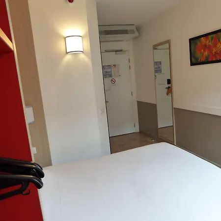 Première Classe Roissy - Aéroport Cdg - Hotel Le Mesnil-Amelot