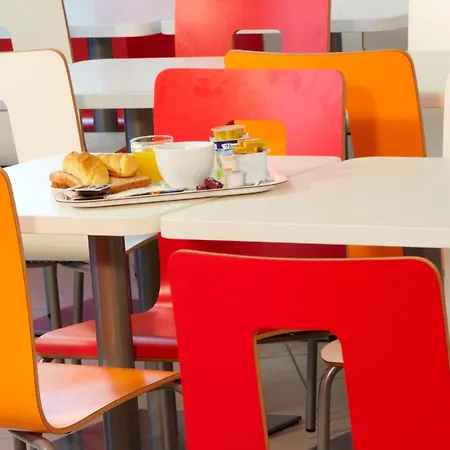 Première Classe Roissy - Aéroport Cdg - Le Mesnil-Amelot