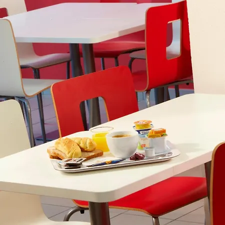 Premiere Classe Roissy - Aeroport Cdg - 2* Le Mesnil-Amelot