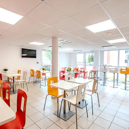 Première Classe Roissy - Aéroport Cdg - 2*